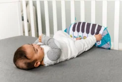 Infantino 3-in-1 Kissen Zur Unterstützung Der Bauchlage Mit Piano -Baby Kleidung infantino 3 in 1 kissen zur unterstutzung der bauchlage mit piano 2