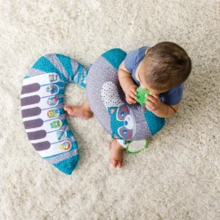 Infantino 3-in-1 Kissen Zur Unterstützung Der Bauchlage Mit Piano -Baby Kleidung infantino 3 in 1 kissen zur unterstutzung der bauchlage mit piano 5