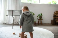 Baby Bademantel Dijon Daily In Grün -Baby Kleidung koeka baby bademantel dijon daily in grun 2